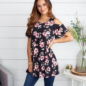 NW/OT Eleven Oaks Open Shoulder Top